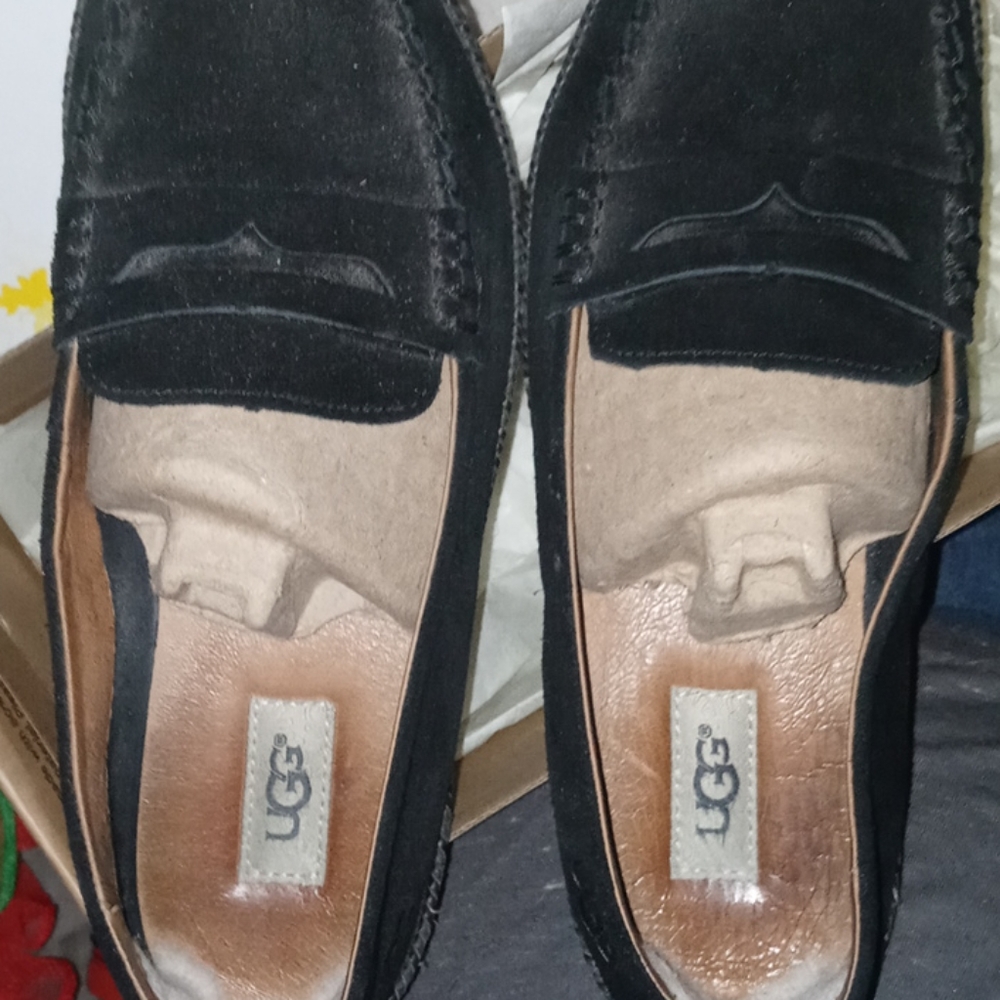 Women's size 8 Ugg moccasins